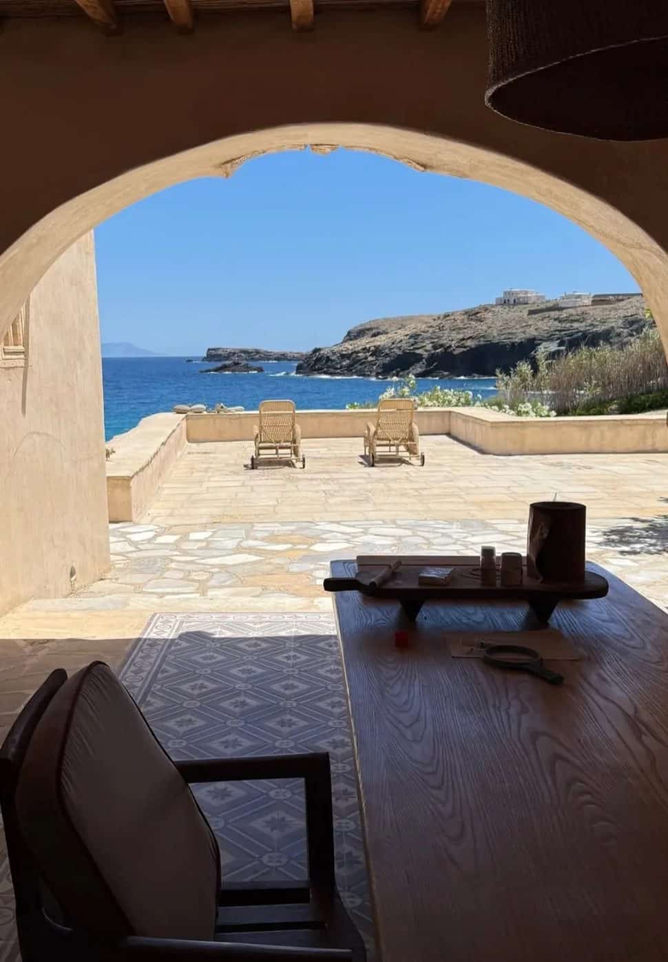 Σμαράγδα Καρύδη: Οι πρώτες διακοπές με νέο σύντροφο στο εξοχικό της στην Αίγινα