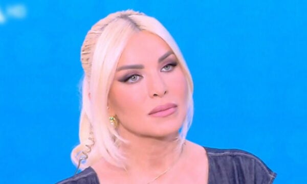 Κατερίνα Καινούργιου: Η αποκάλυψη για την κόρη της – «Αρχικά ένιωθα τύψεις που άφηνα το παιδί»
