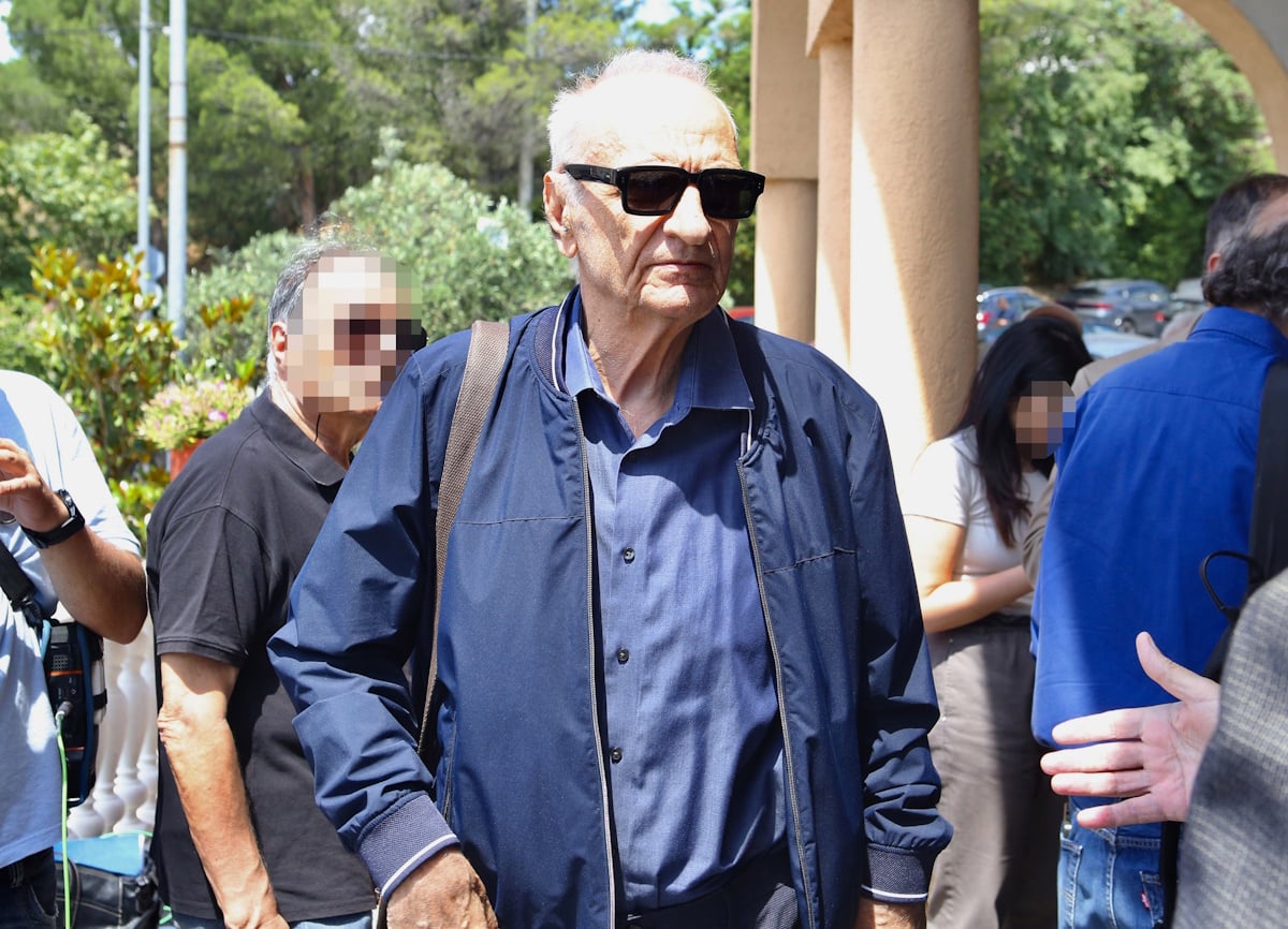 Νάσος Αθανασίου: Συγκλονισμένη η γυναίκα του στην τελετή – Πλήθος κόσμου στο ύστατο «αντίο»
