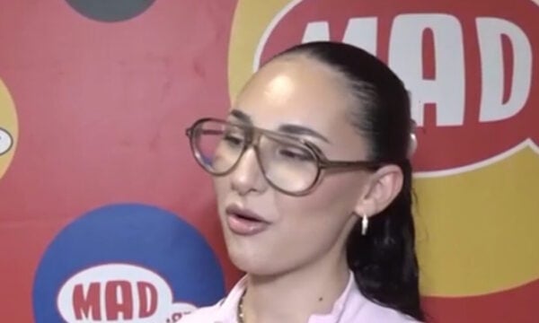 Κλαυδία: Πώς κατάφερε on camera να μην απαντήσει για τον Ακύλα