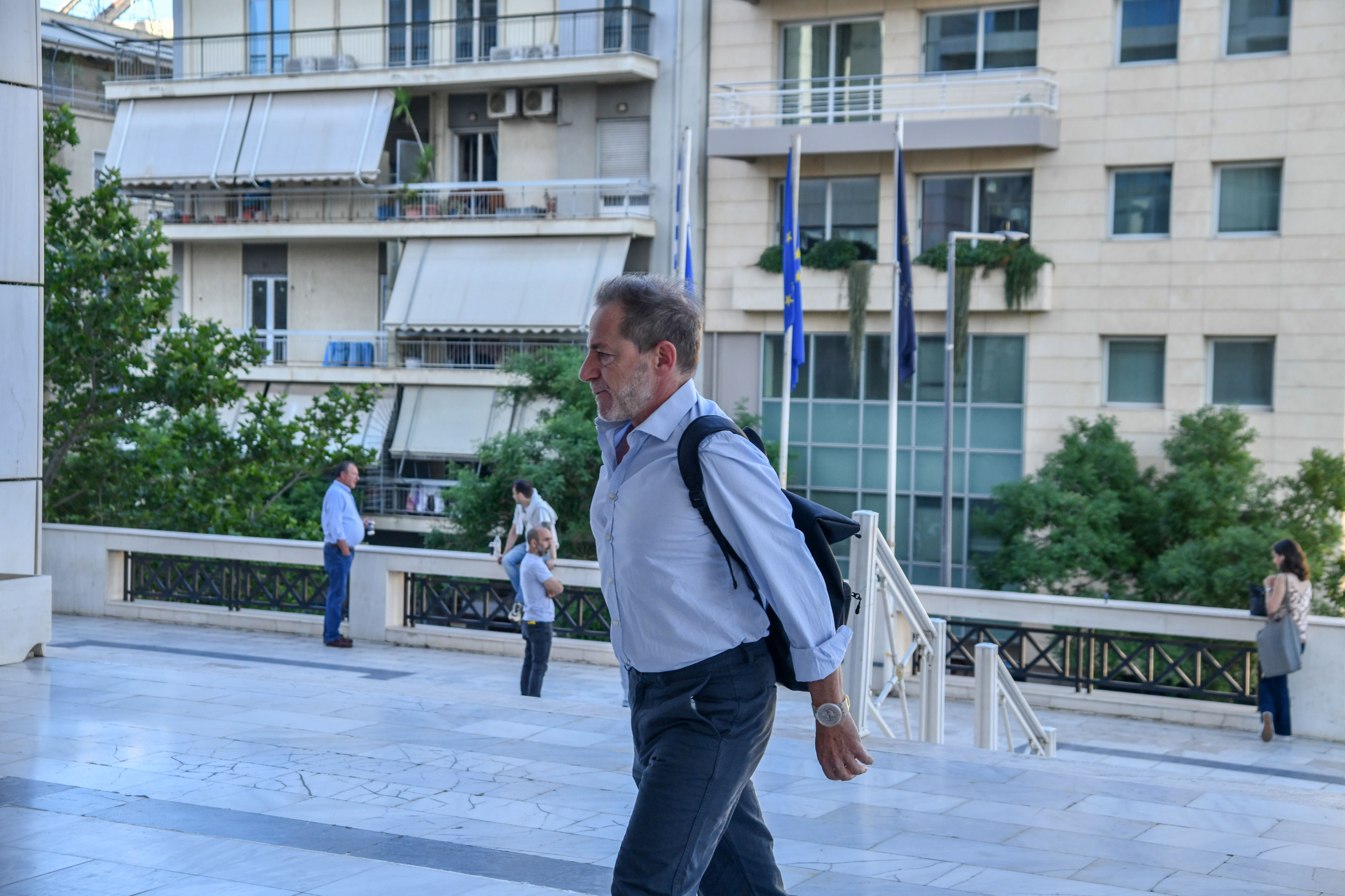 Δημήτρης Λιγνάδης: Αρχίζει η δίκη για κακοποίηση ανηλίκων – Η προσέλευσή του στο Εφετείο