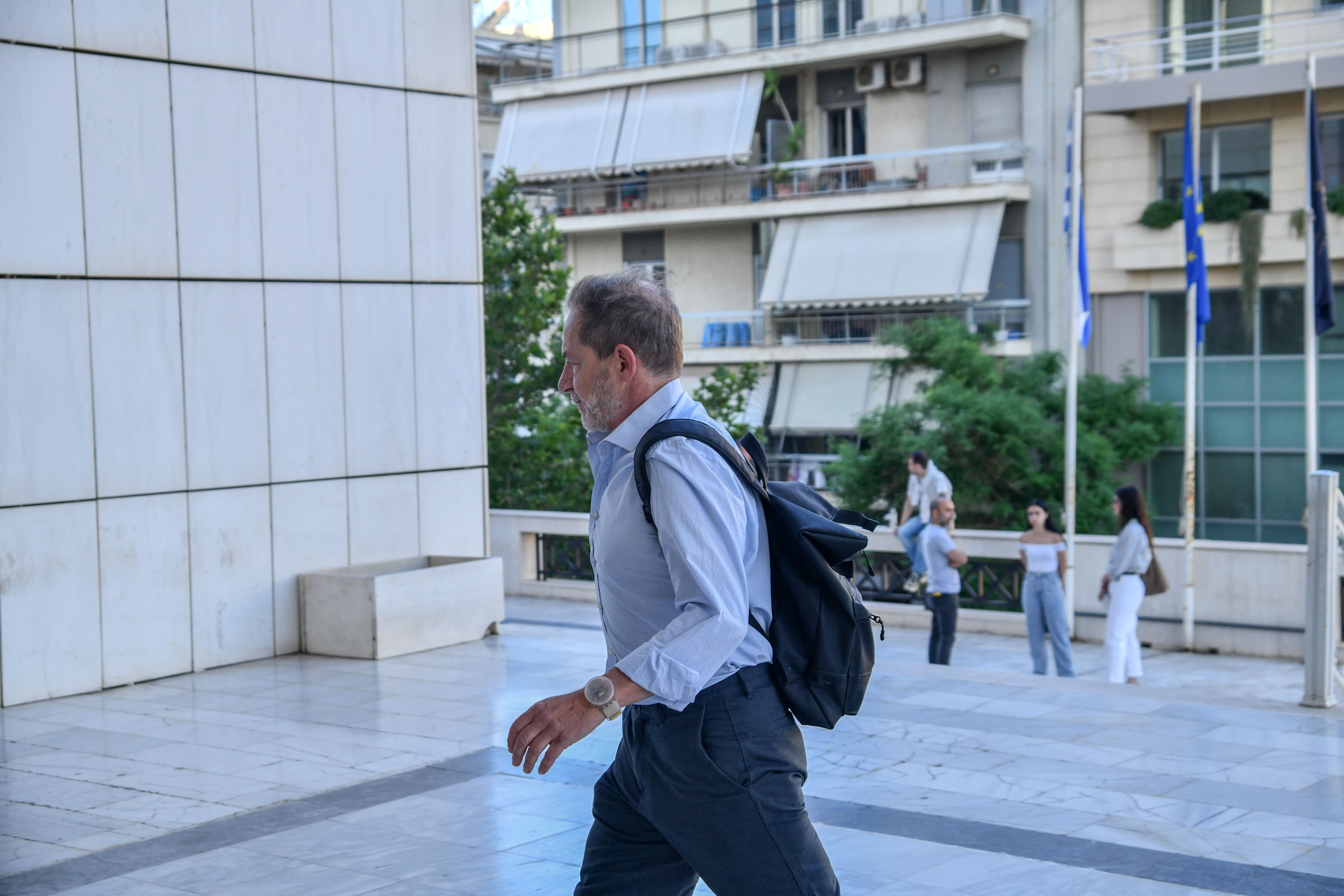 Δημήτρης Λιγνάδης: Αρχίζει η δίκη για κακοποίηση ανηλίκων – Η προσέλευσή του στο Εφετείο