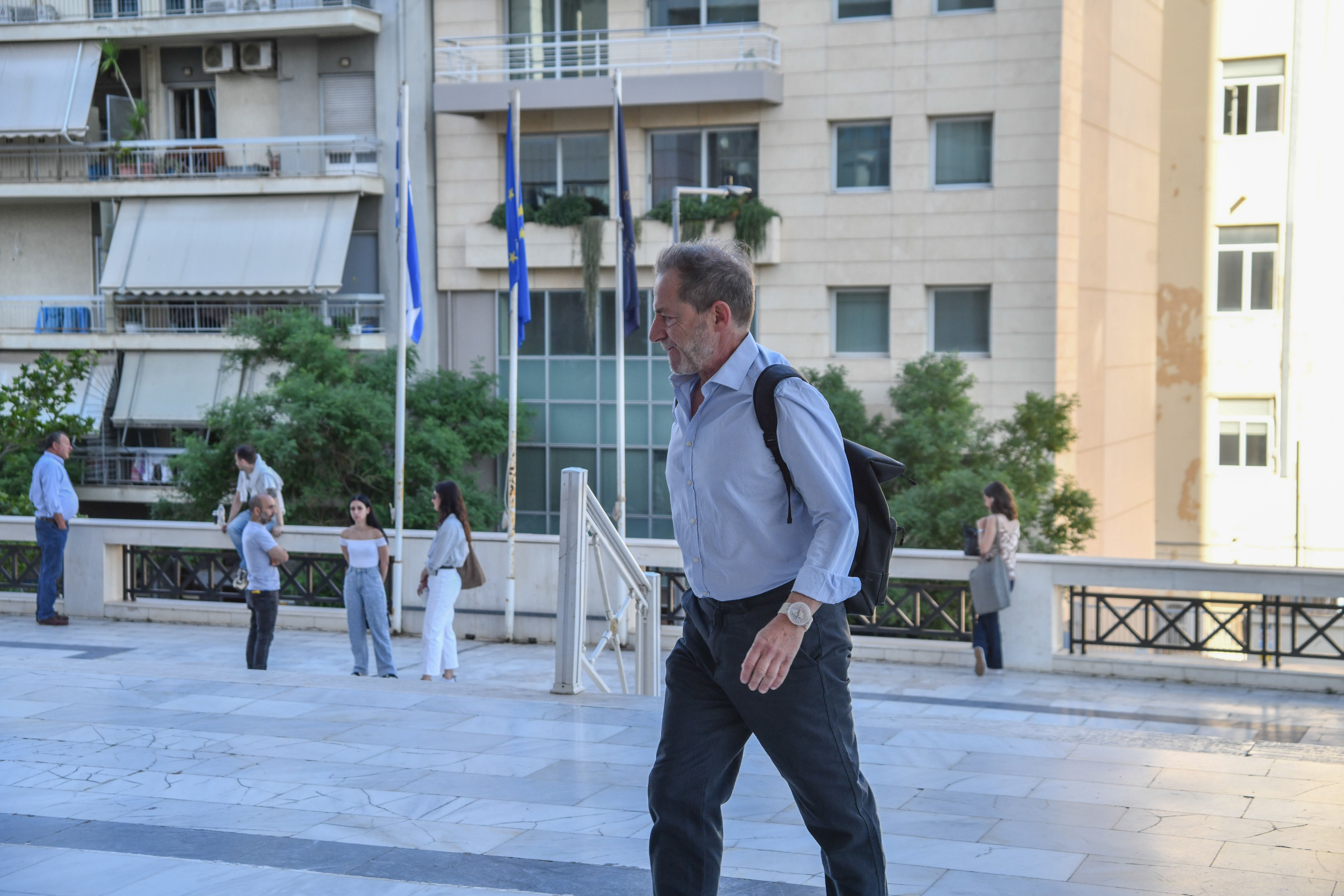 Δημήτρης Λιγνάδης: Αρχίζει η δίκη για κακοποίηση ανηλίκων – Η προσέλευσή του στο Εφετείο
