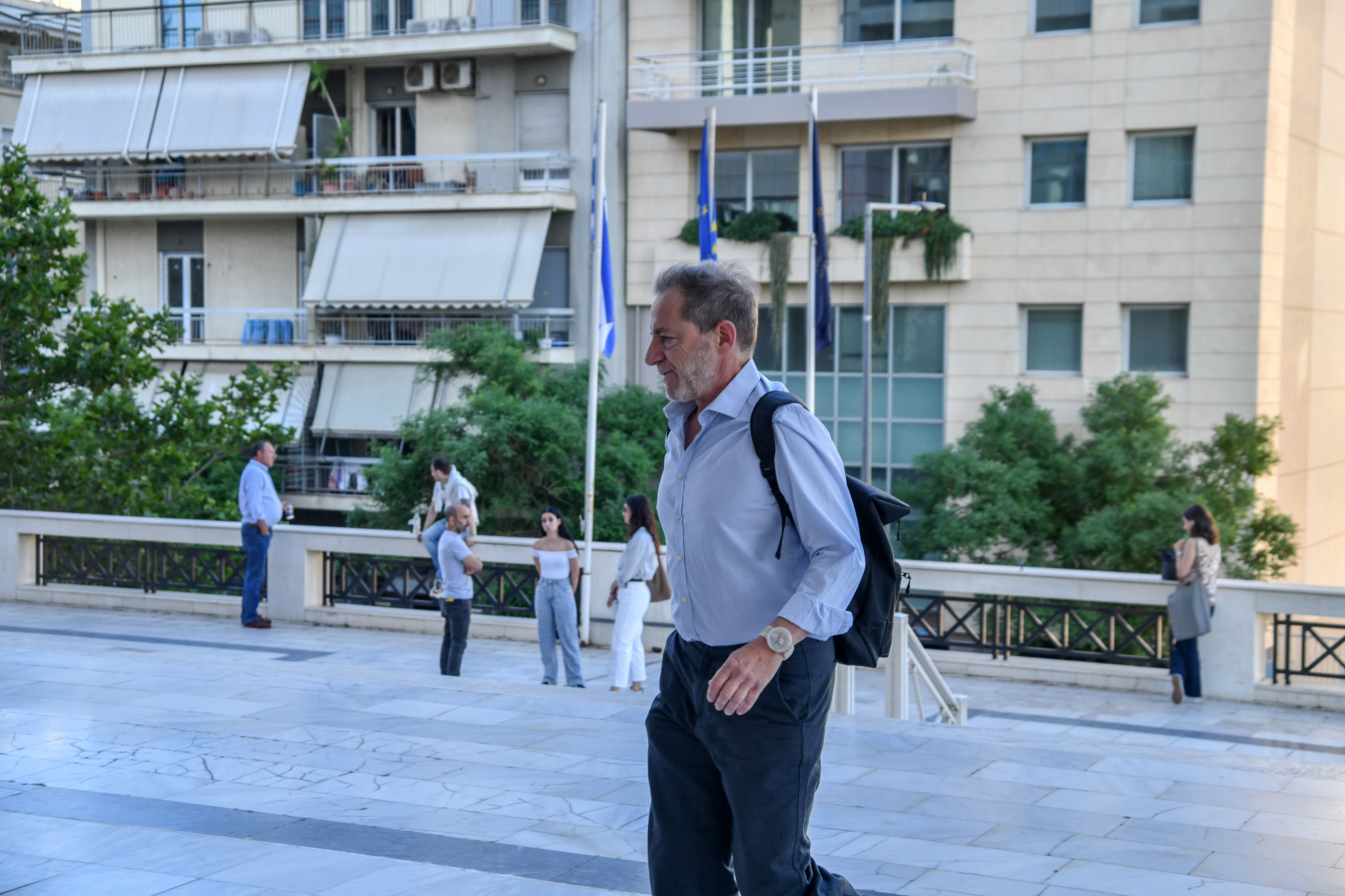 Δημήτρης Λιγνάδης: Αρχίζει η δίκη για κακοποίηση ανηλίκων – Η προσέλευσή του στο Εφετείο