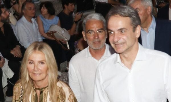 Κυριάκος Μητσοτάκης – Μαρέβα Γκραμπόφσκι στην έναρξη του φεστιβάλ Επιδαύρου: Η παράσταση που παρακολούθησαν