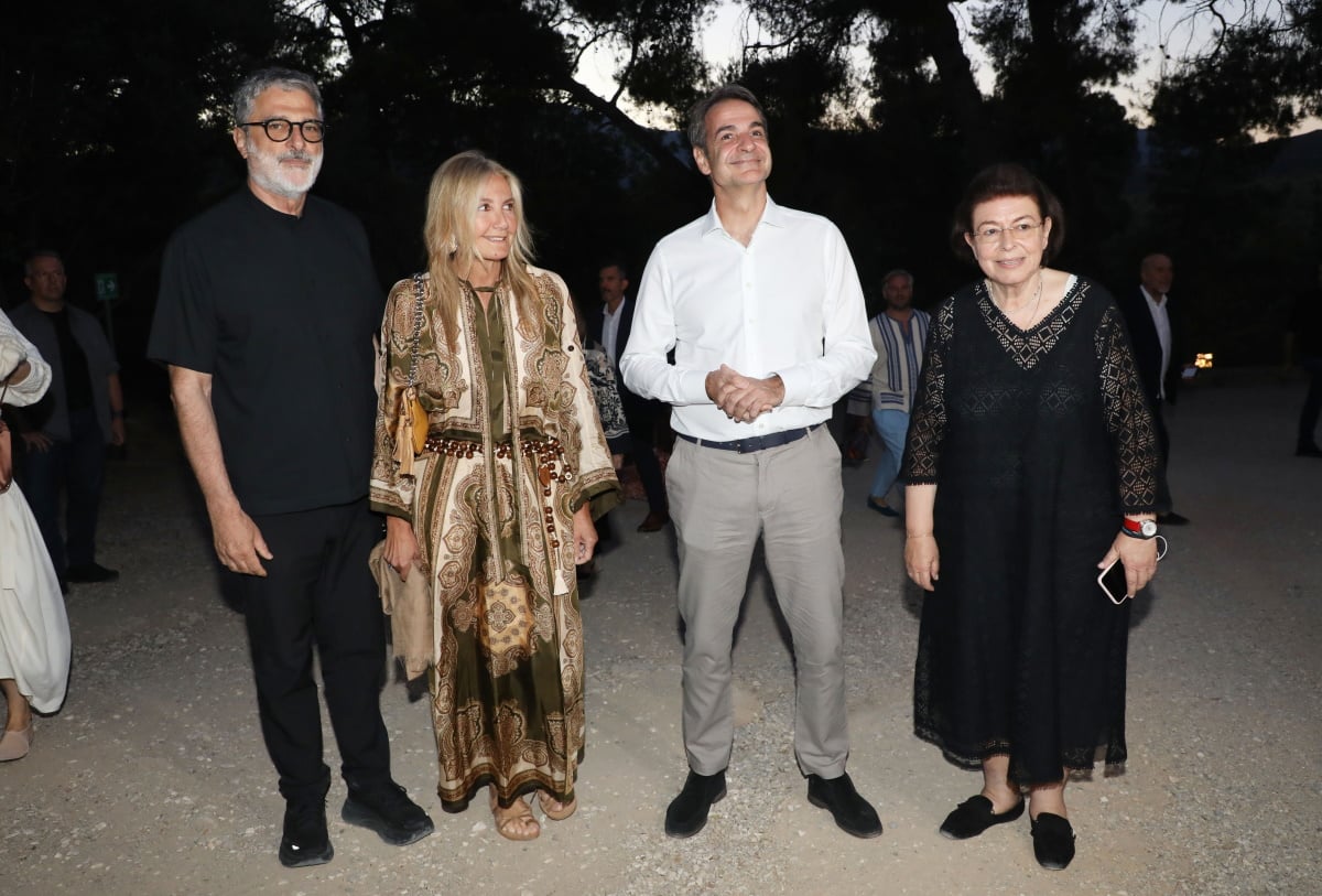 Κυριάκος Μητσοτάκης – Μαρέβα Γκραμπόφσκι στην έναρξη του φεστιβάλ Επιδαύρου: Η παράσταση που παρακολούθησαν