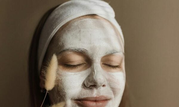Οξείδιο ψευδαργύρου: Πώς έγινε η νέα τάση ως overnight mask στο TikTok;