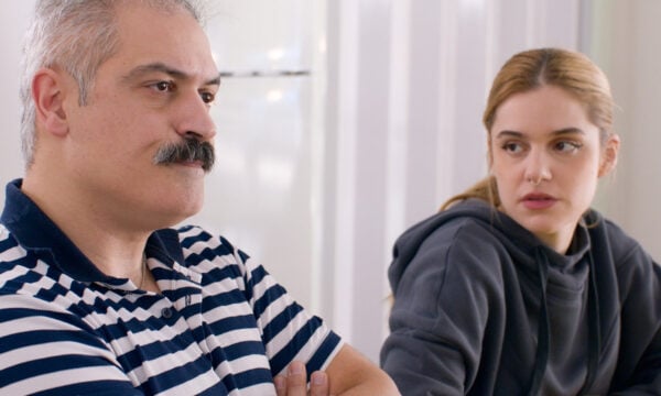Περικλής αρχίζει να λαμβάνει ύποπτα απειλητικά σημειώματα στη «Σούπερ Ήρωες»