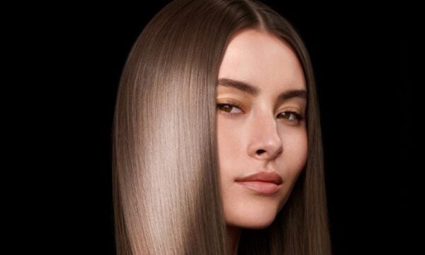 Syoss Intense Glaze: λαμπερά μαλλιά κάθε μέρα, σαν να βγήκες από το κομμωτήριο