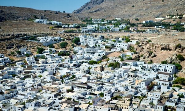 Κυκλαδονήσι που αποθεώνουν οι Times