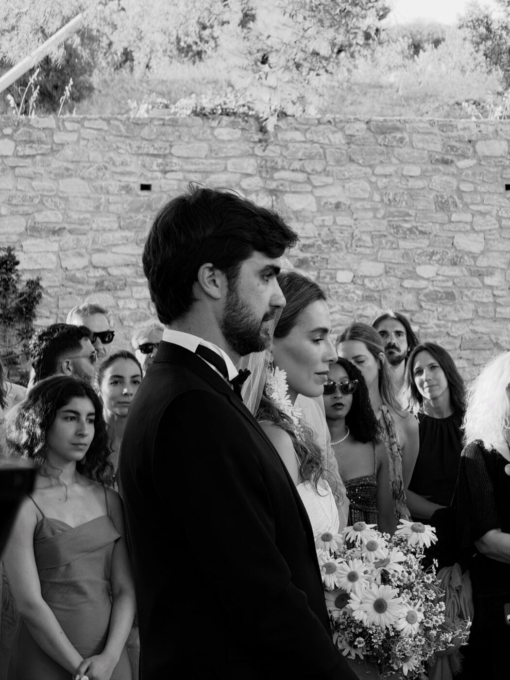 Μελία Κράιλινγκ: Η Ελληνίδα σταρ του «Emily in Paris» παντρεύτηκε τον εκλεκτό της στη Σύρο – Εικόνες, βίντεο