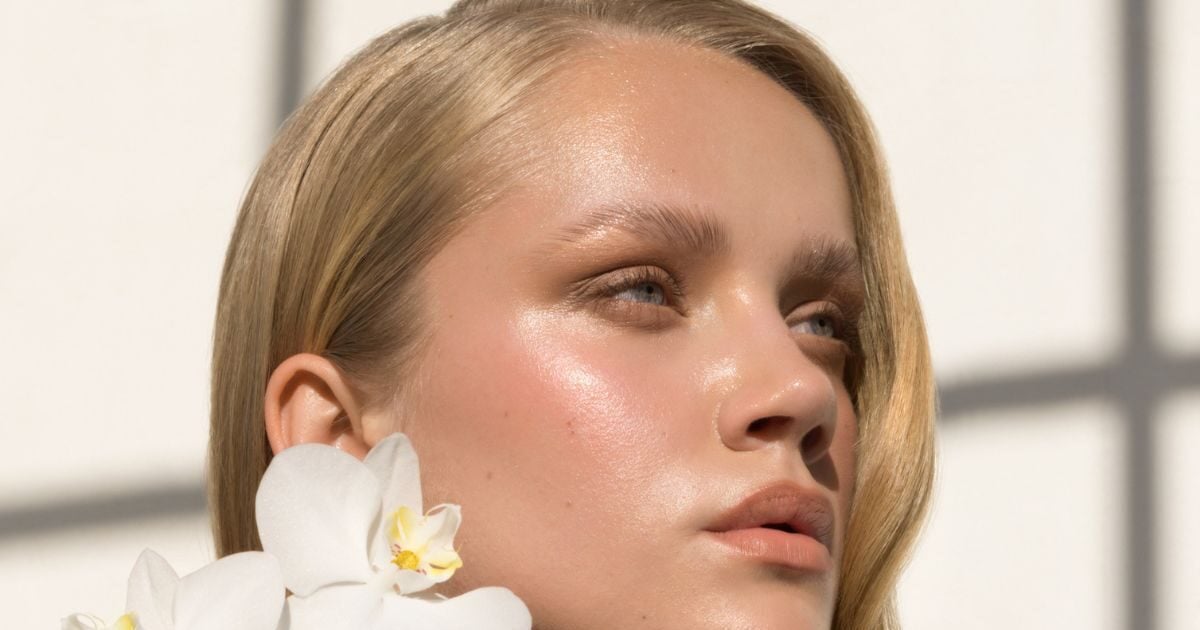 Water-based skin tint που χαρίζει φυσική λάμψη και δύσκολα θα αποχωριστείς αυτή τη σεζόν
