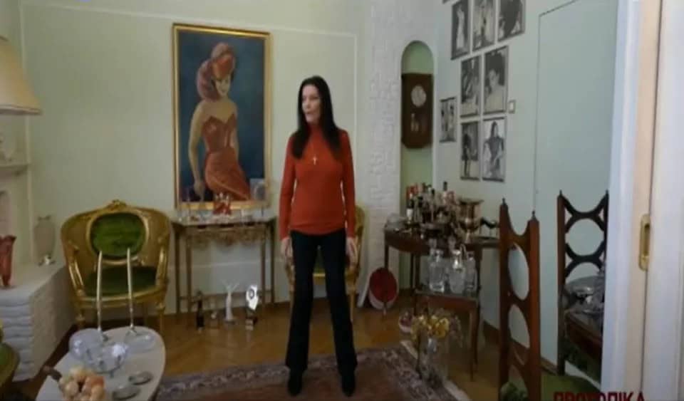 Ζωζώ Σαπουντζάκη: Ανακαλύψτε το παλάτι της στην Ακρόπολη – Πρώτη ματιά στο διαμέρισμά της στην Αθήνα