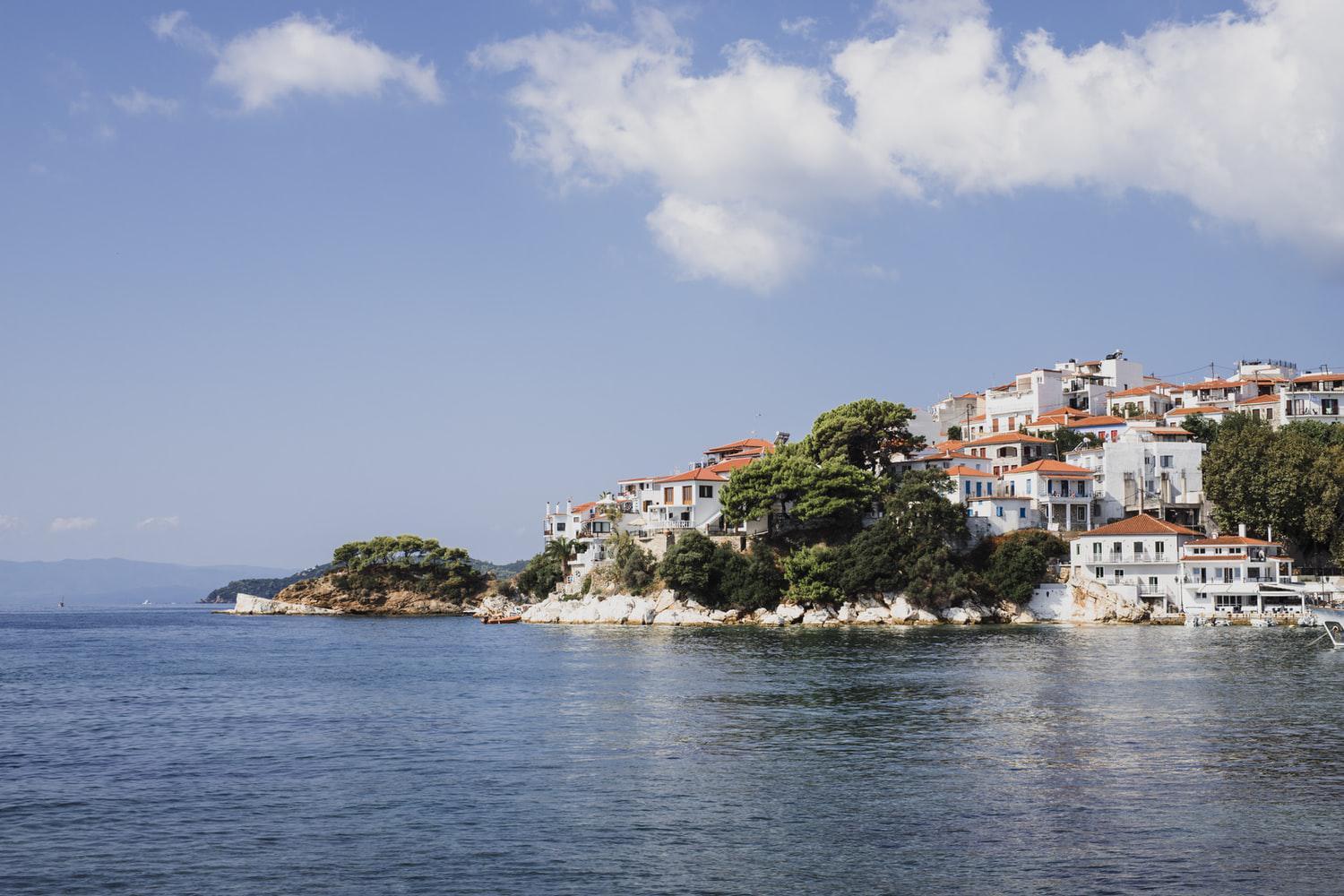 Φθηνά νησιά για καλοκαιρινή απόδραση από τη Θεσσαλονίκη