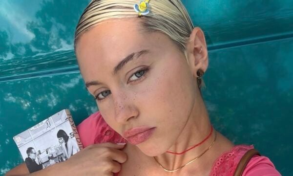 Iris Law: Το στιλ της και η μελλοντική εικόνα της μόδας