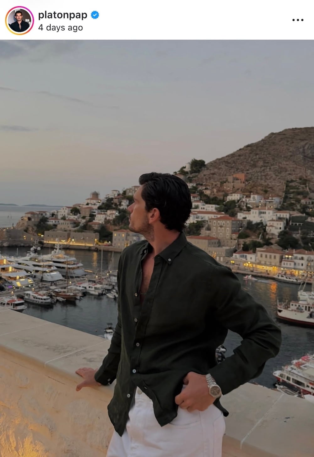 Πλάτωνας Παπαγιαννόπουλος: fashion worker με ολοκληρωμένο επιμελημένο look
