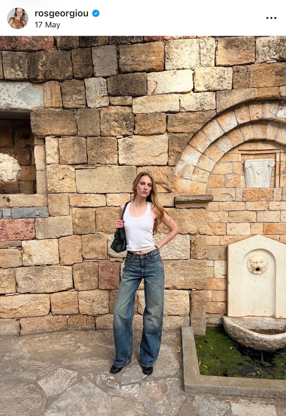 Ρος Γεωργίου επιλέγει το denim όταν βρίσκεται σε off duty mode