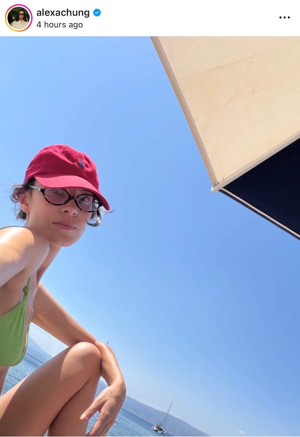 Η Αλέξα Τσανγκ στην Ελλάδα με summer style