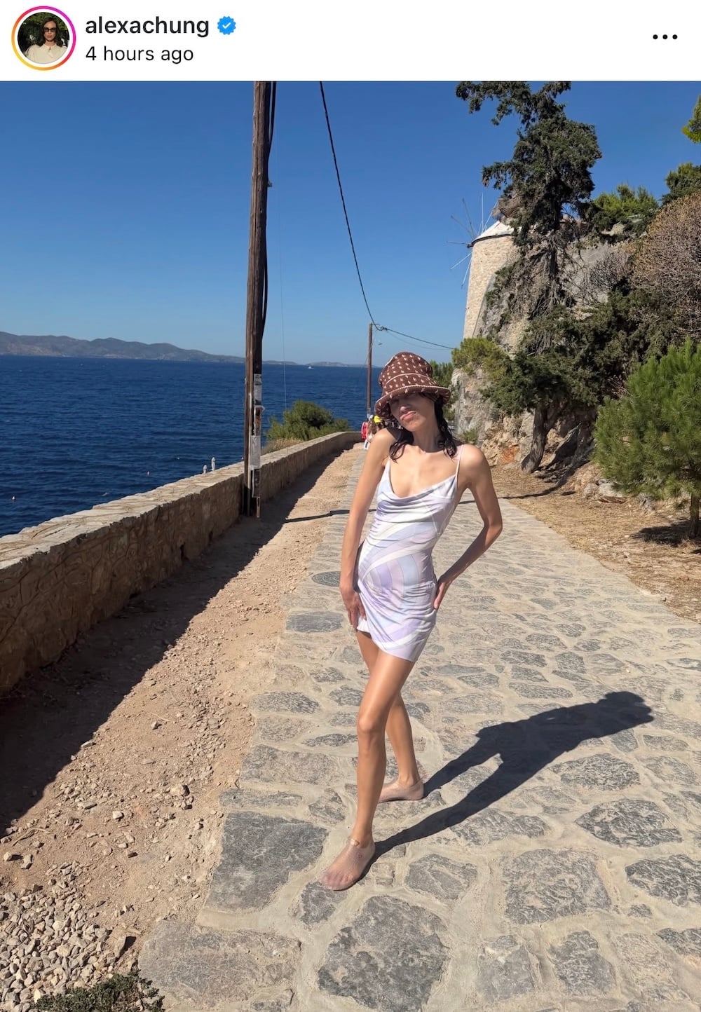 Η Αλέξα Τσανγκ στην Ελλάδα με summer style