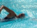 Καθημερινό κολύμπι: Αρκεί για να μείνεις σε φόρμα ή χρειάζεσαι γυμναστήριο;