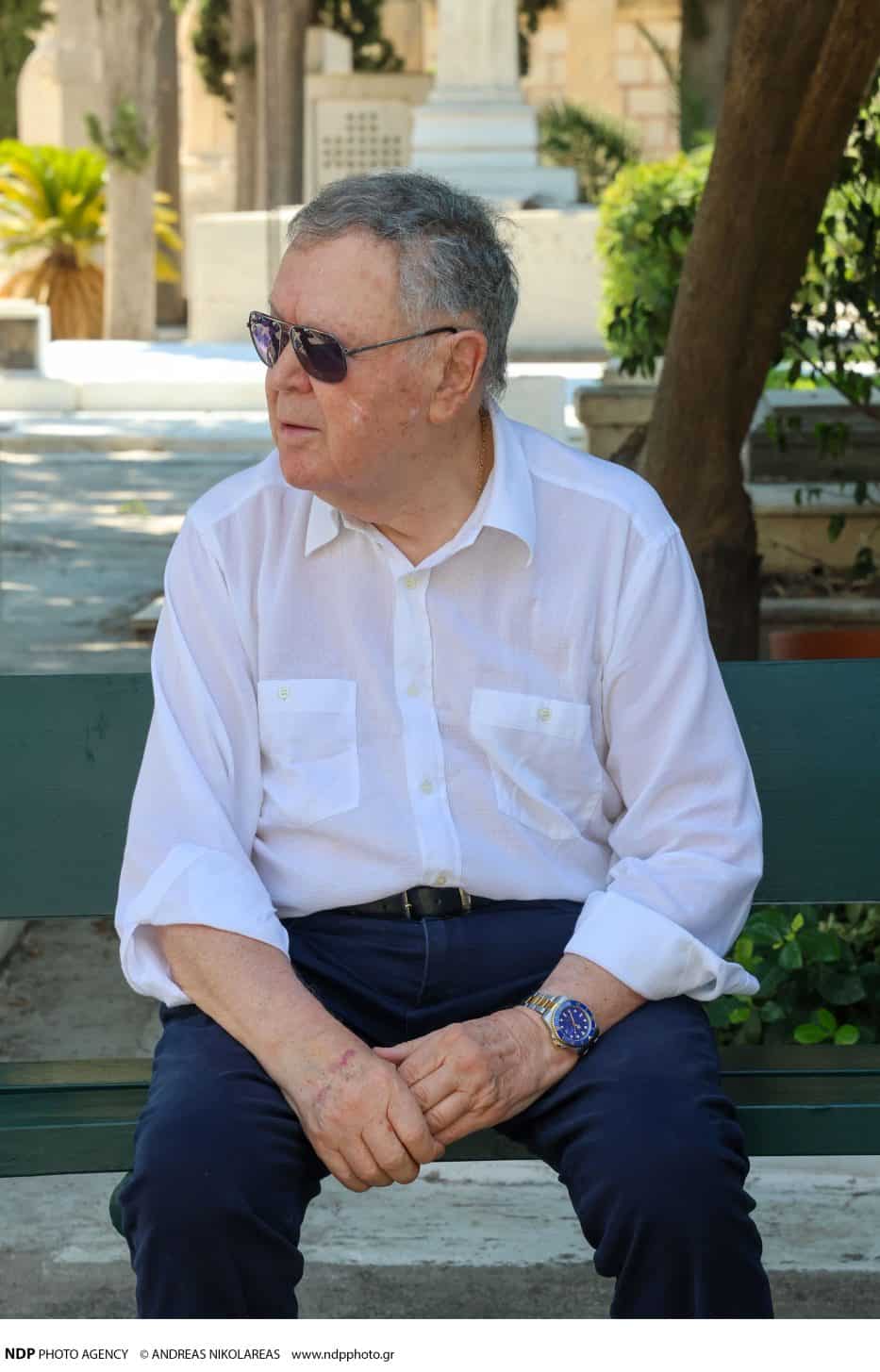 Βουγιουκλάκη: Δεν πήγε ο γιος της, Γιάννης Παπαμιχαήλ, στο μνημόσυνο – Κλαίει η Αλίκη από τον ουρανό (Ποιοι παρευρέθηκαν;)