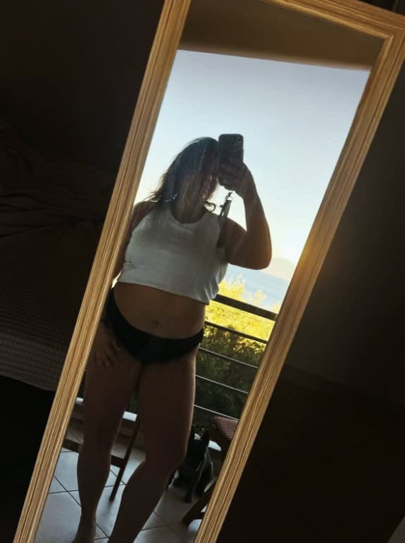 Δανάη Μπάρκα: Οι φωτογραφίες που φούντωσαν τις φήμες εγκυμοσύνης, «Με το καλό Δανάη» – Βροχή τα σχόλια από τους θαυμαστές