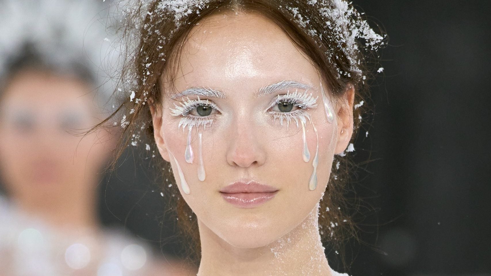 Glass Skin: 2 βήματα για λαμπερή επιδερμίδα