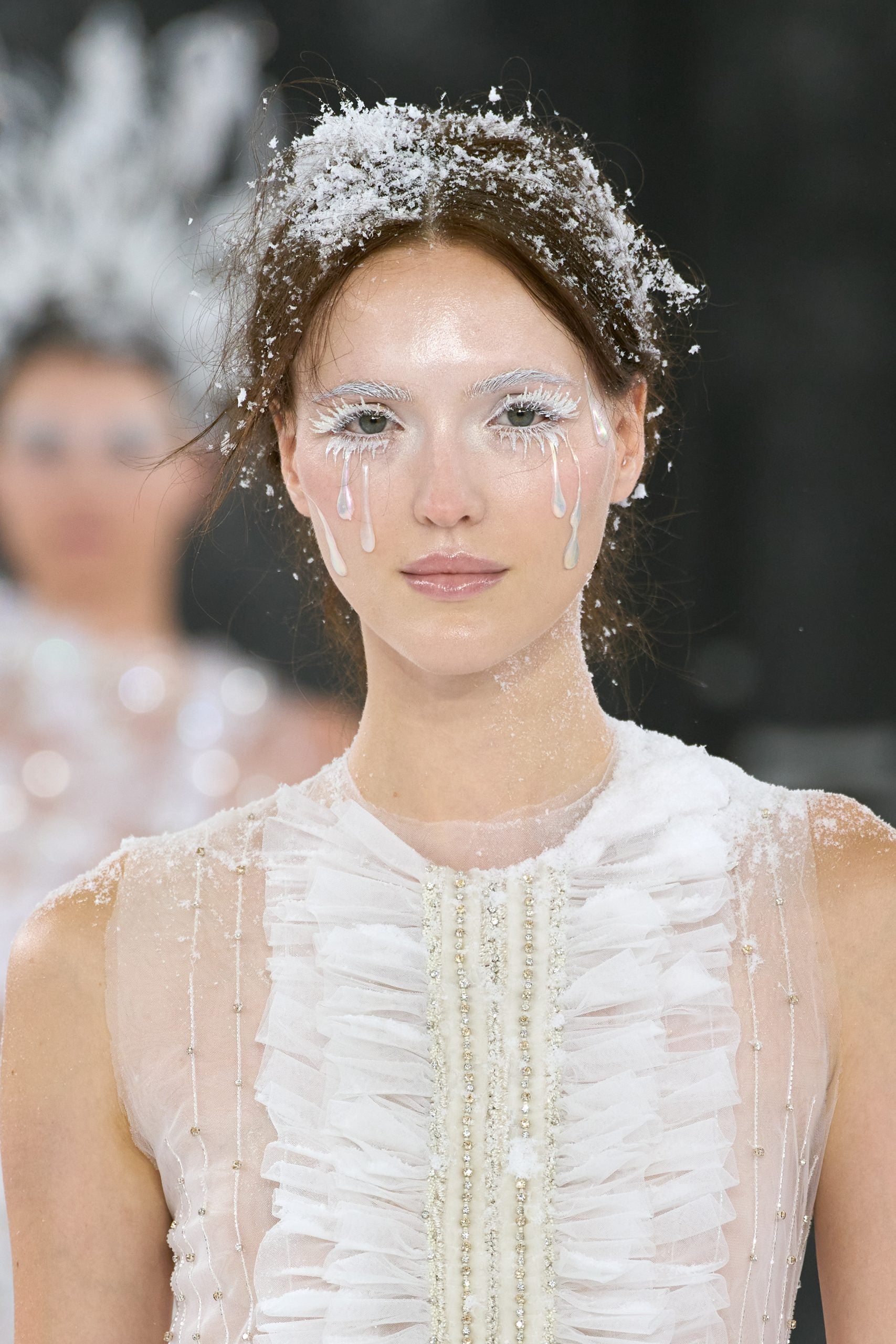 Frozen Eden: Η beauty τάση στο fashion show της Celia Kritharioti