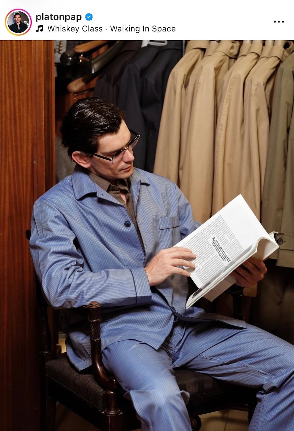 Πλάτωνας Παπαγιαννόπουλος: fashion worker με ολοκληρωμένο επιμελημένο look