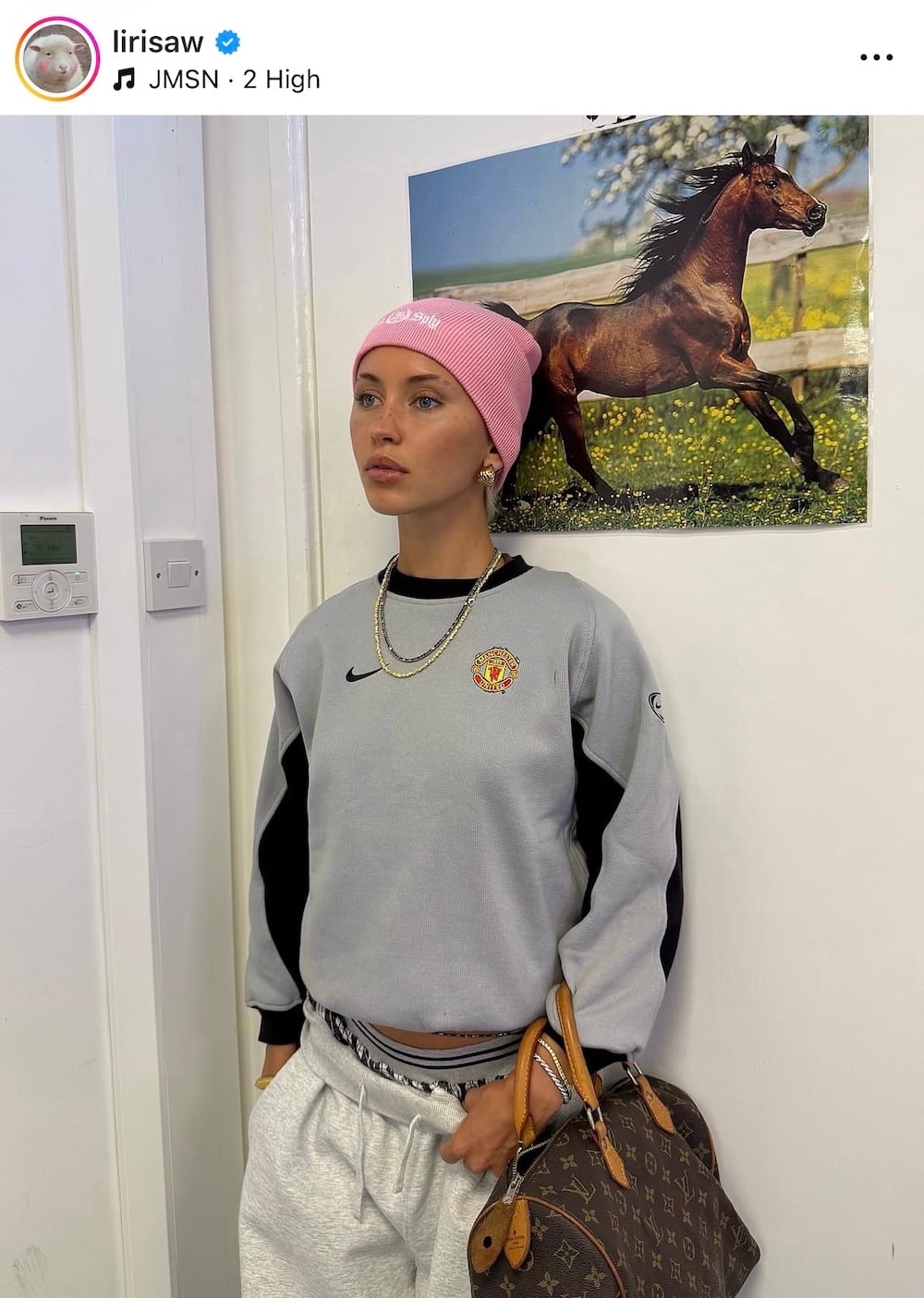 Iris Law: Το στιλ της και η μελλοντική εικόνα της μόδας
