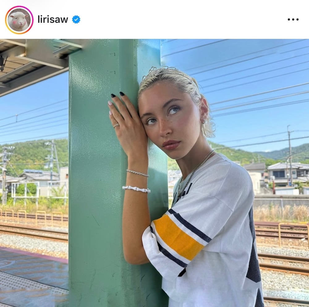 Iris Law: Το στιλ της και η μελλοντική εικόνα της μόδας