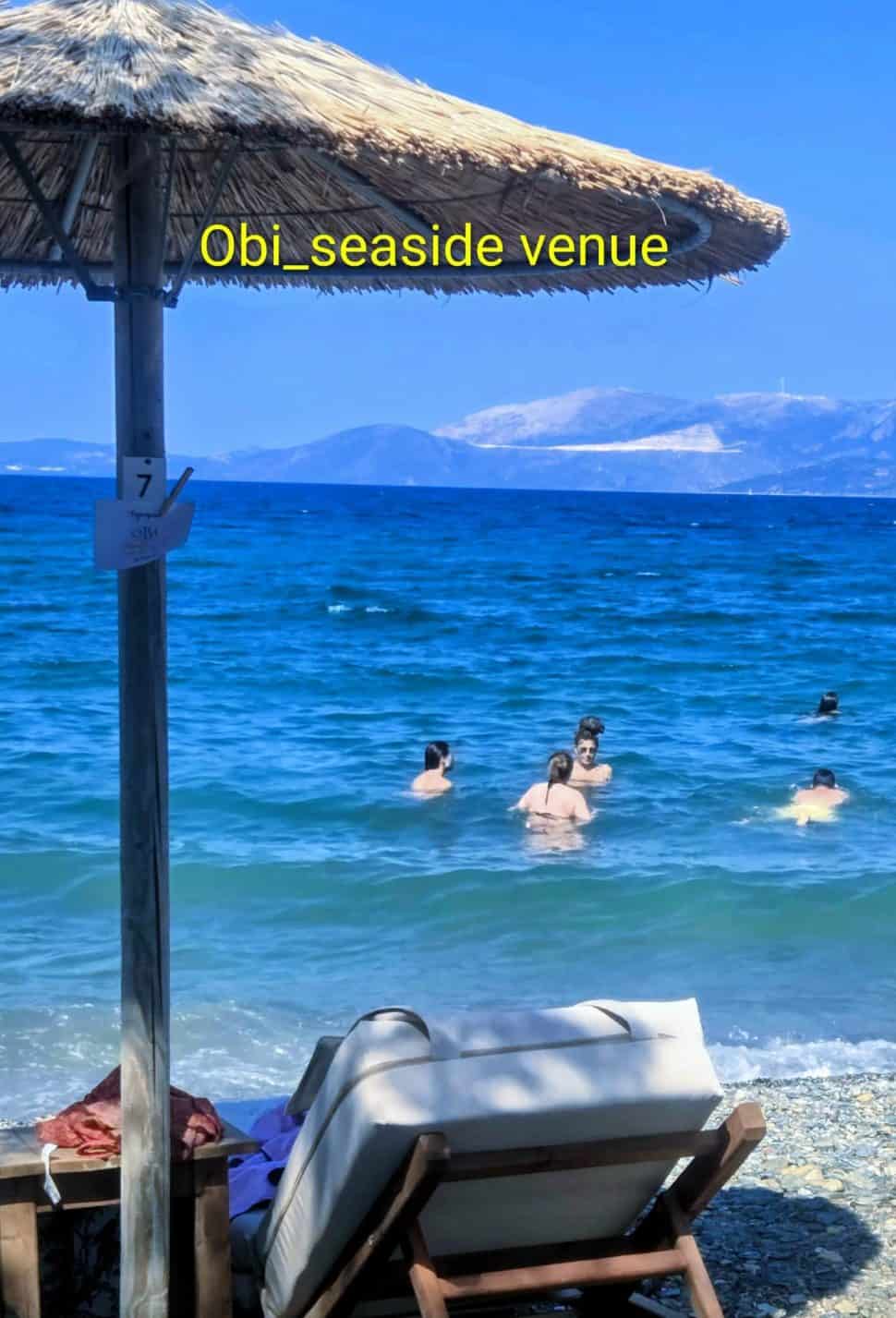 Έλενα Παπαρίζου στον Κάλαμο: Με ποιον απόλαυσε τις βουτιές της η τραγουδίστρια