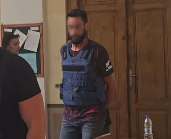 Σύρος: Η ερωμένη του 41χρονου εργολάβου σπάει τη σιωπή της: «Η Βάγγη ήθελε να με σκοτώσει…» – Καρέ καρέ η επίθεση