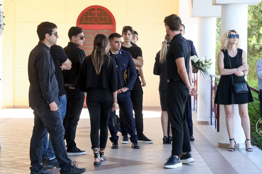Κωνσταντίνος Λαιμοδέτης: Θρήνος στην κηδεία του 27χρονου πυροσβέστη στο Αγρίνιο, με τιμές ήρωα το τελευταίο αντίο (φωτο)
