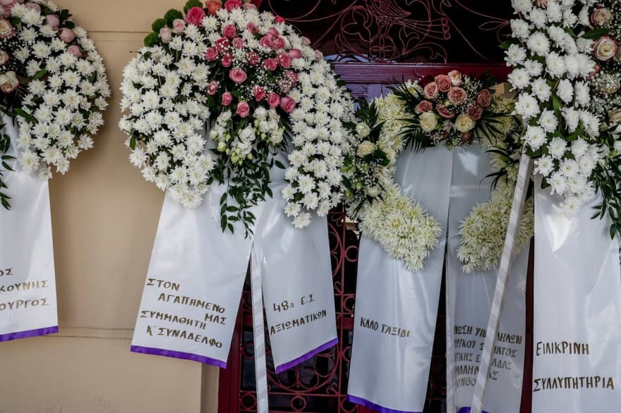 Κωνσταντίνος Λαιμοδέτης: Θρήνος στην κηδεία του 27χρονου πυροσβέστη στο Αγρίνιο, με τιμές ήρωα το τελευταίο αντίο (φωτο)