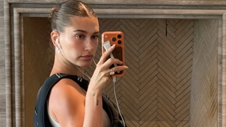 Hailey Bieber: Το fitness gadget που έγινε viral και αν μπορείς να χτίσεις μυς με πιο ελαφριά βάρη