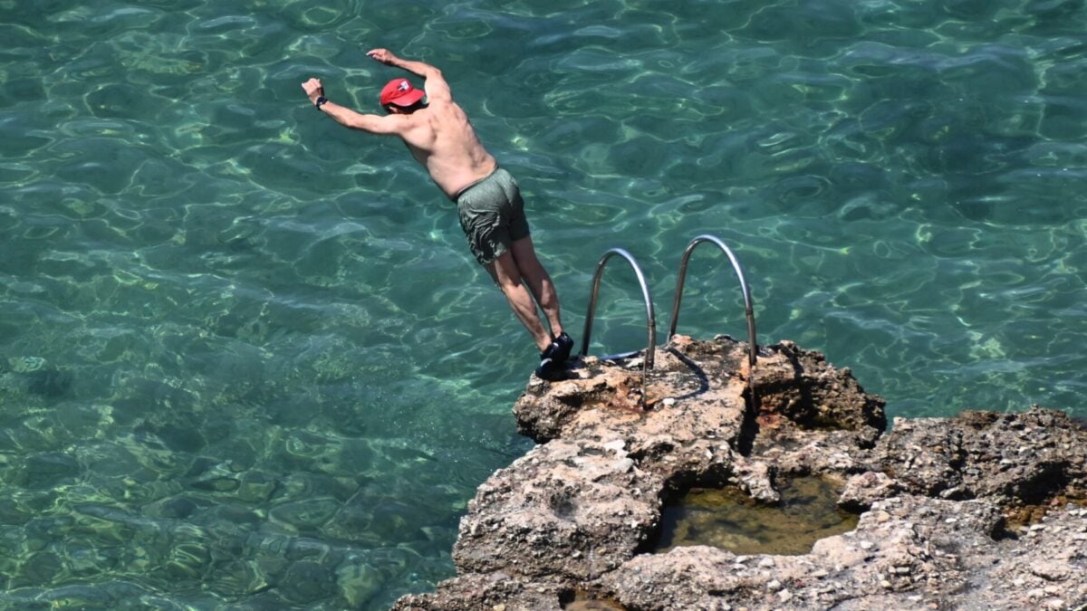 Ένας στους δύο Έλληνες δεν έχει χρήματα για μία εβδομάδα διακοπών