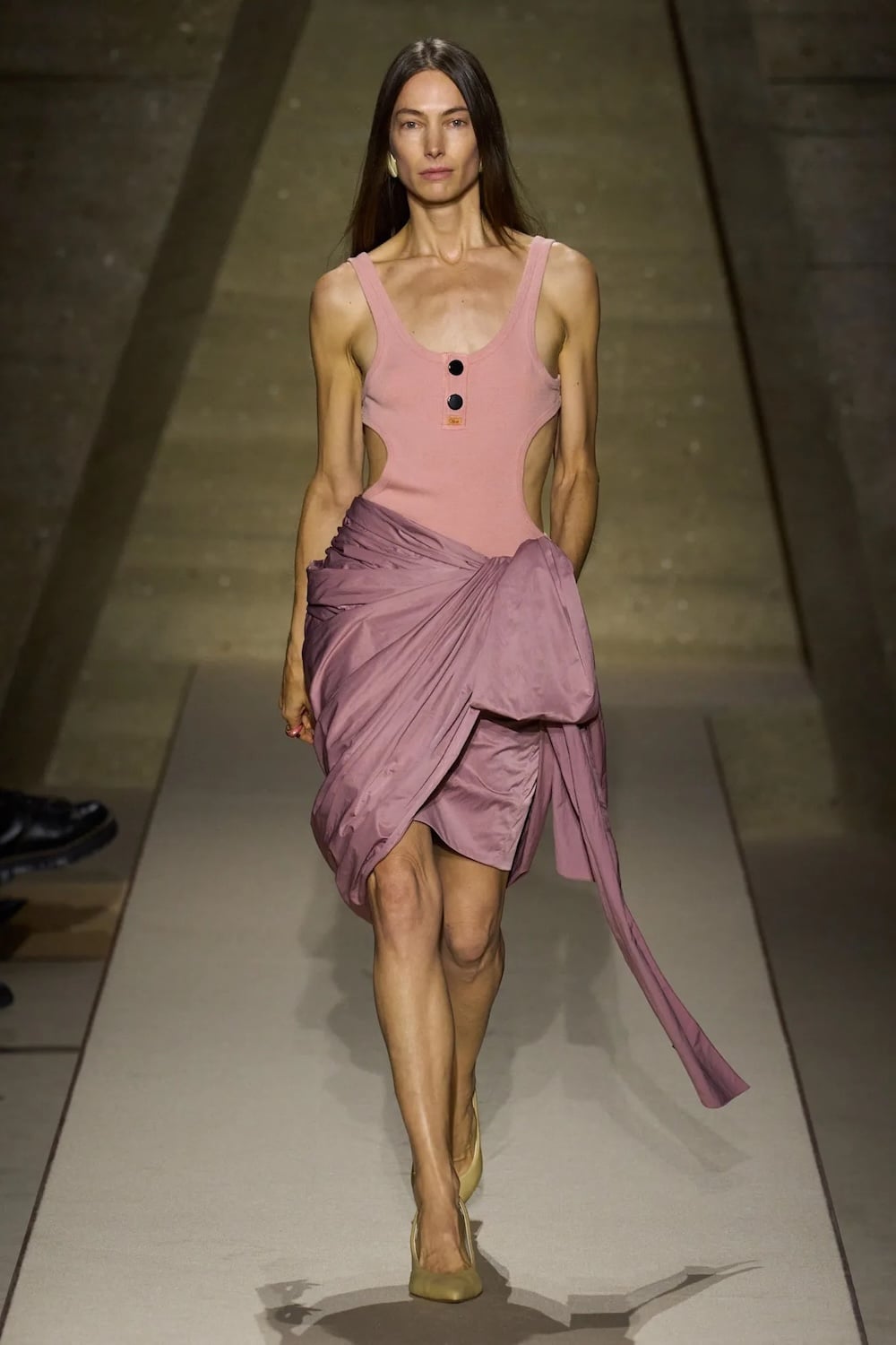 Onion pink: η τάση της σεζόν μετά το butter yellow