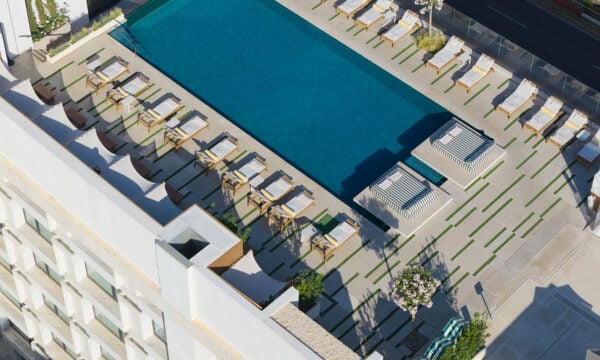 Grand Hyatt Athens: infinity rooftop πισίνα και όαση πολυτέλειας σε άλλη διάσταση