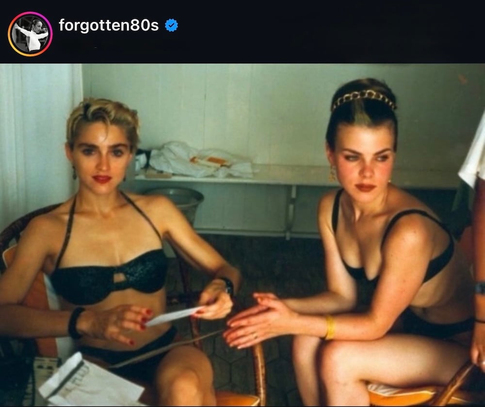 Debi Mazar: δεν ακολούθησε ποτέ τη μόδα, εξελίχθηκε μαζί της