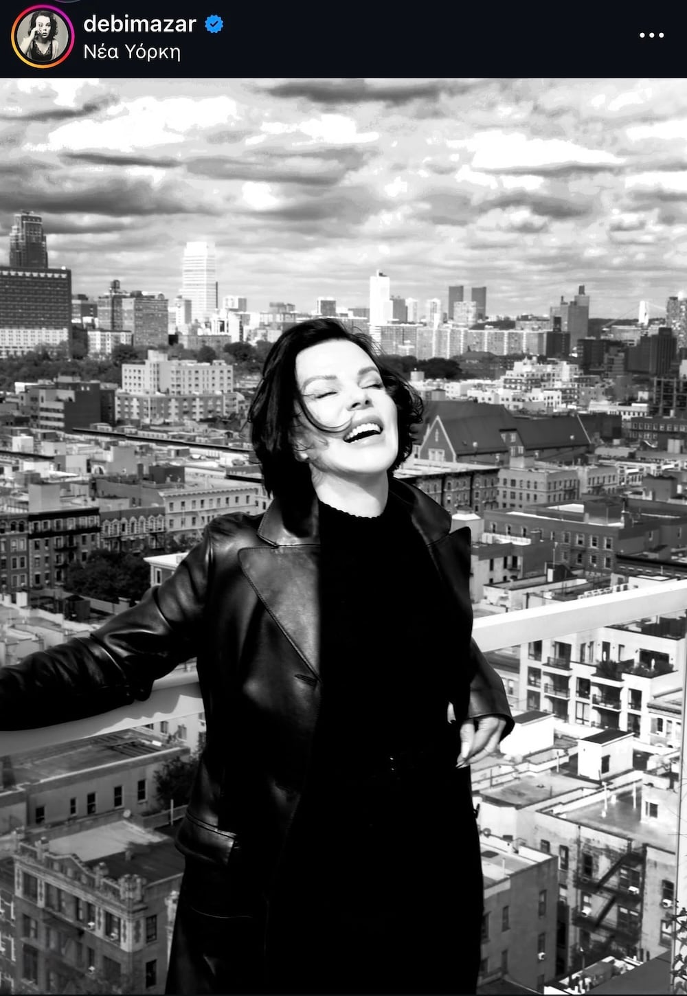 Debi Mazar: δεν ακολούθησε ποτέ τη μόδα, εξελίχθηκε μαζί της