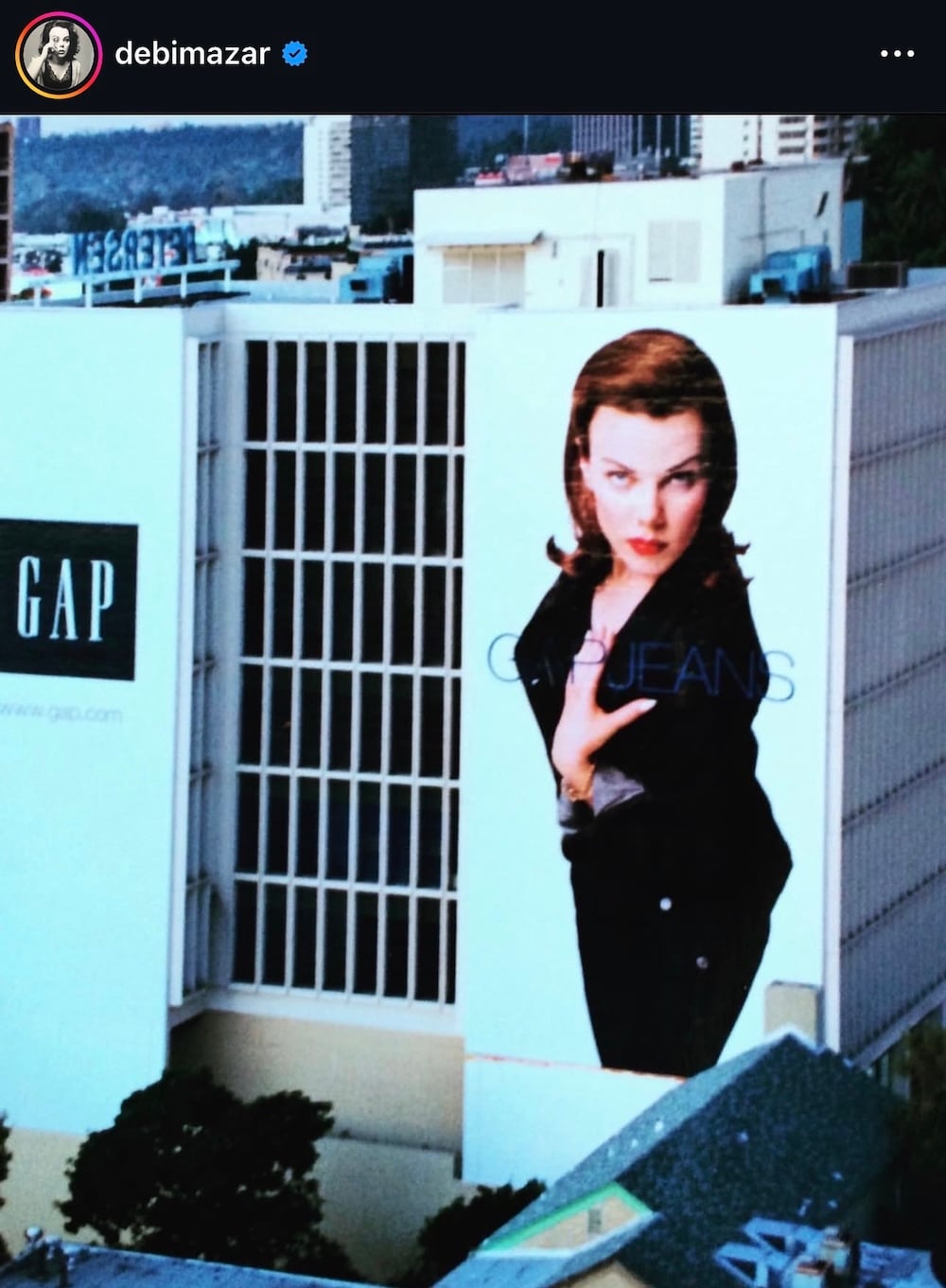 Debi Mazar: δεν ακολούθησε ποτέ τη μόδα, εξελίχθηκε μαζί της