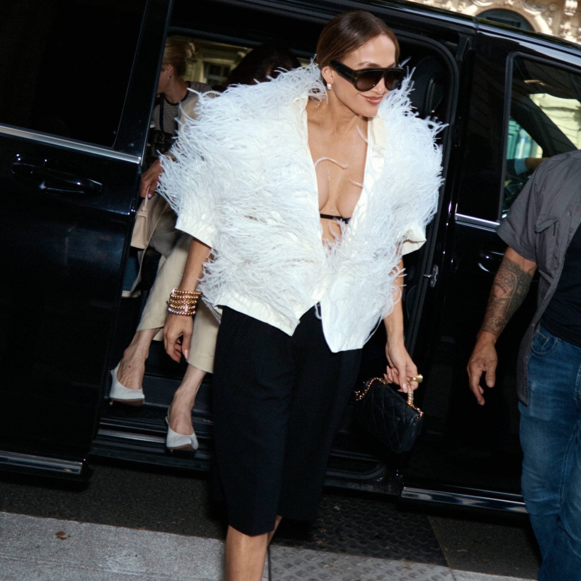 H JLo έκανε την «παρεξηγημένη» 90s τάση status symbol του φετινού καλοκαιριού