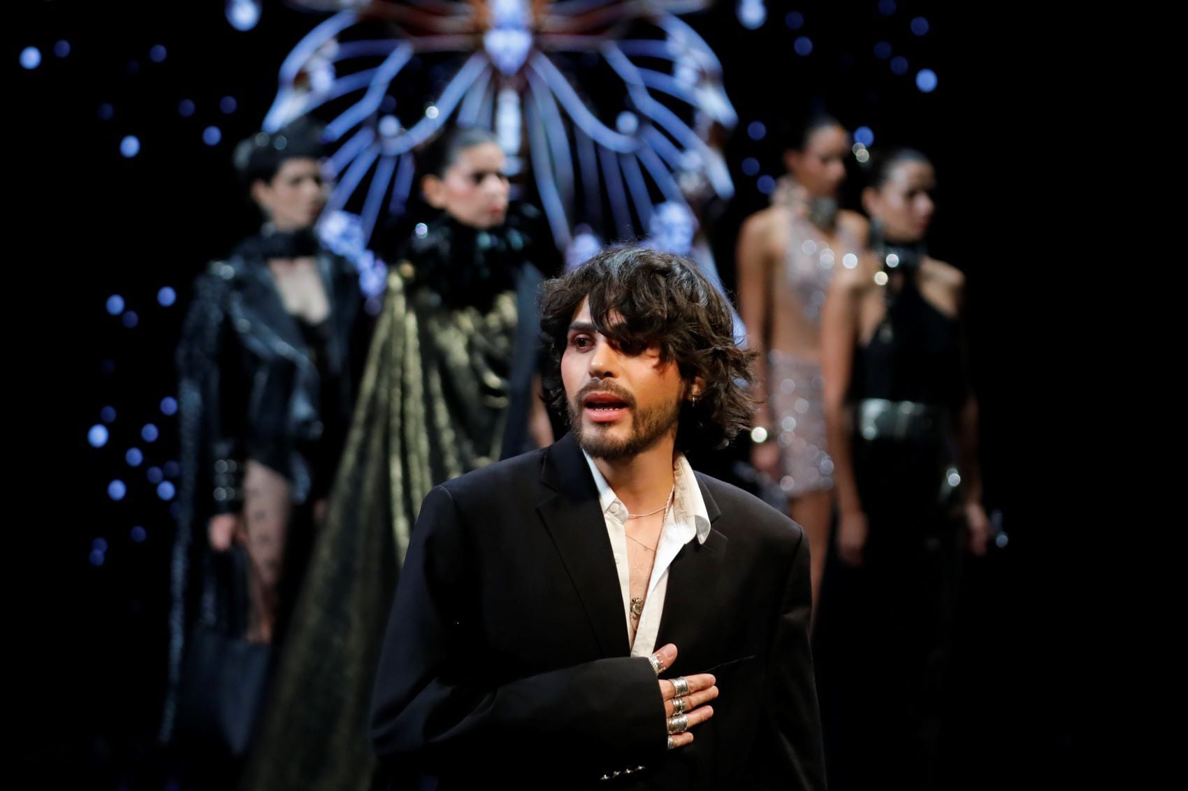 Η Intermoda στο Μεξικό άνοιξε με την επίδειξη της συλλογής «Supernova» του Jesús de la Garsa