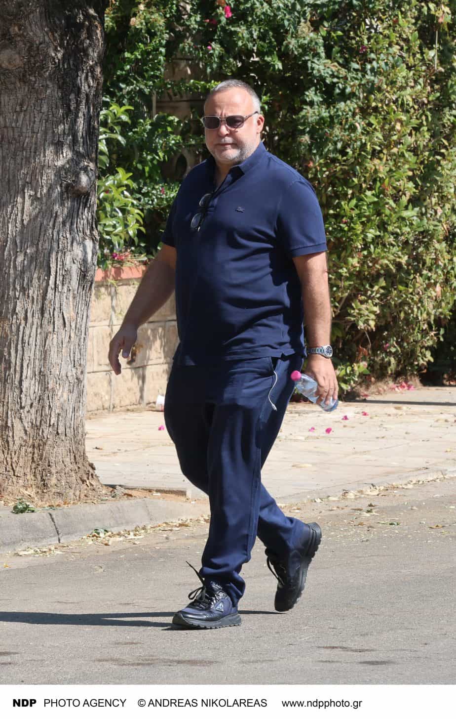 Έλενα Κατραβά: Με λευκό τριαντάφυλλο αποχαιρετά τον Λορέντζο Καριέρε