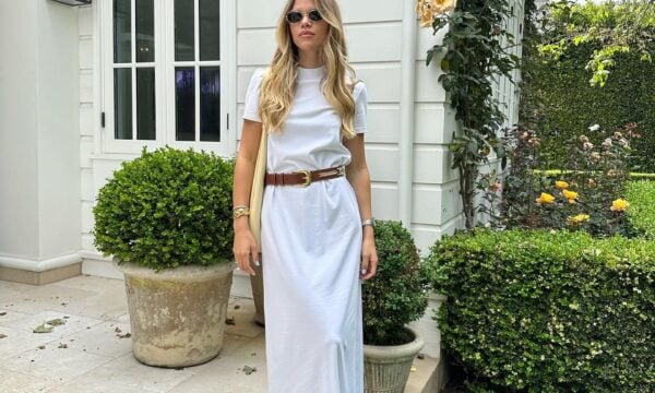 T-shirt φόρεμα: το αλάνθαστο κόλπο της μόδας όταν δεν έχουμε τίποτα να φορέσουμε
