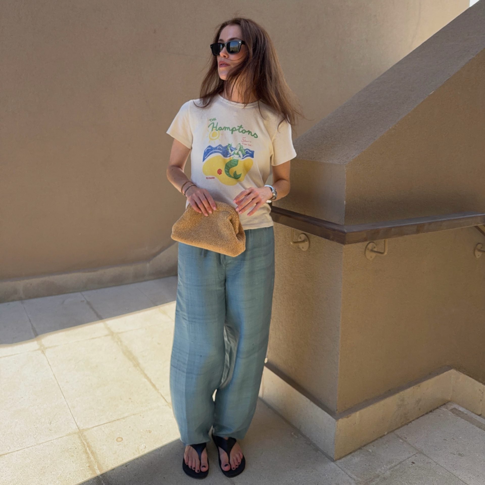 T-shirt: ποια αφήνουμε στη ντουλάπα και ποια φοράμε τώρα