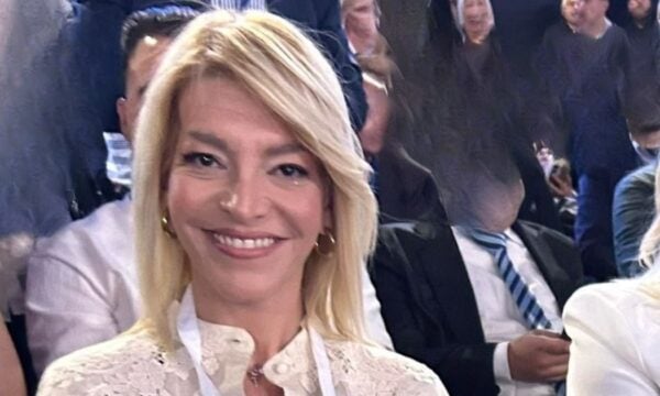 Αφροδίτη Νέστορα: Στέλεχος της Νέας Δημοκρατίας που έχασε τη μητέρα της σε εμπρηστική επίθεση