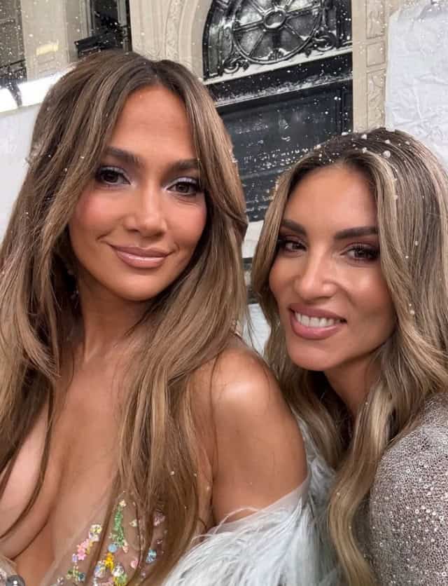 Celia Kritharioti: Ελληνίδες στο fashion show της σχεδιάστριας στο Παρίσι, οι εμφανίσεις που ξεχώρισαν και τα Βατερλό