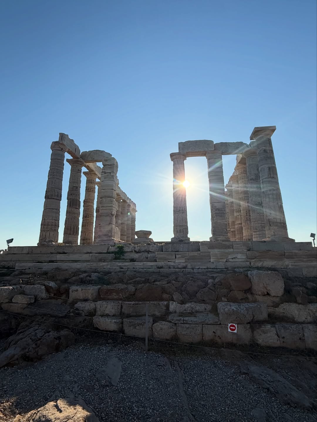 Αθηνά Οικονομάκου: Με τον Μπρούνο Τσερέλα και τα παιδιά της στο Σούνιο